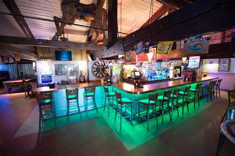 Hooligans Lodging & Saloon .